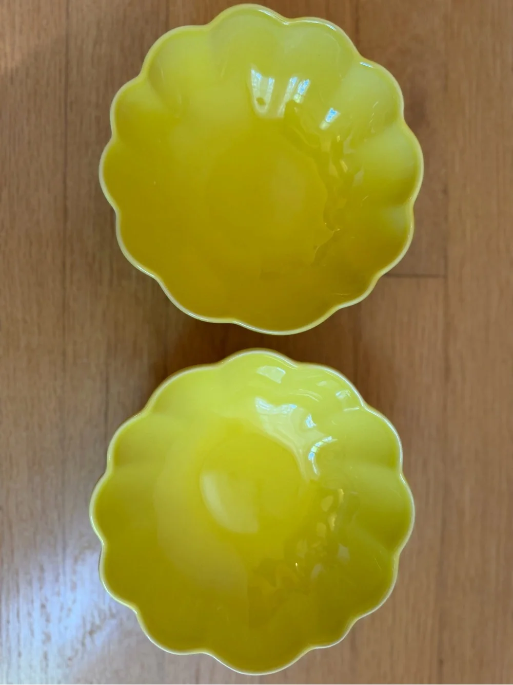 Beatriz Yellow Scalloped Dessert Plates and Bowls, S/2